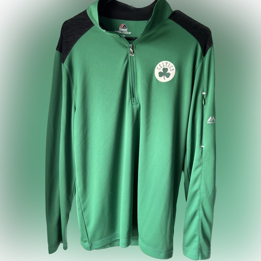 Size Medium Boston Celtics Quarter Zip Pullover